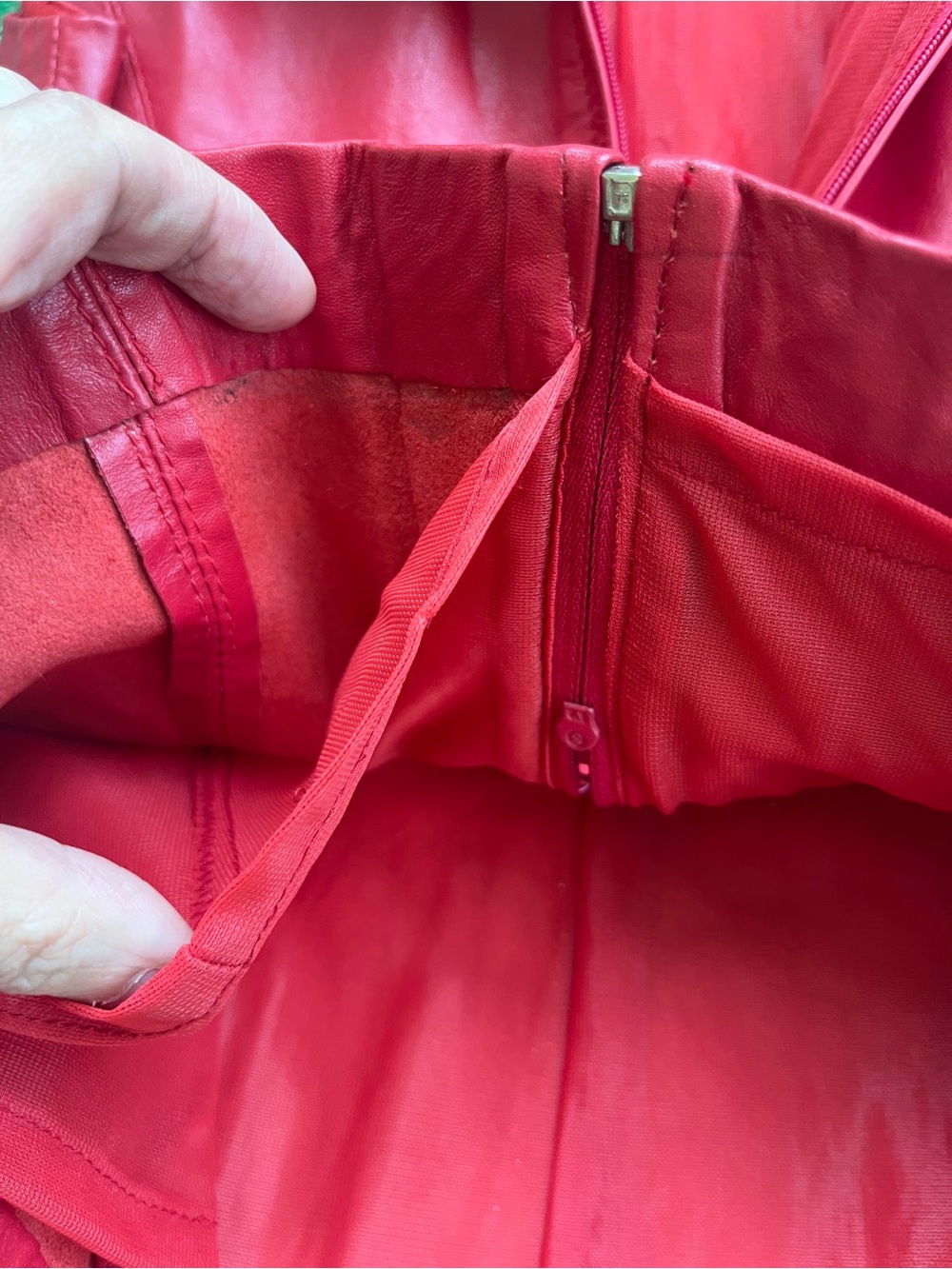 Y2K Genuine Red Leather Sleeveless Top. Back Zip. Fully lined. - Picture 7 of 16